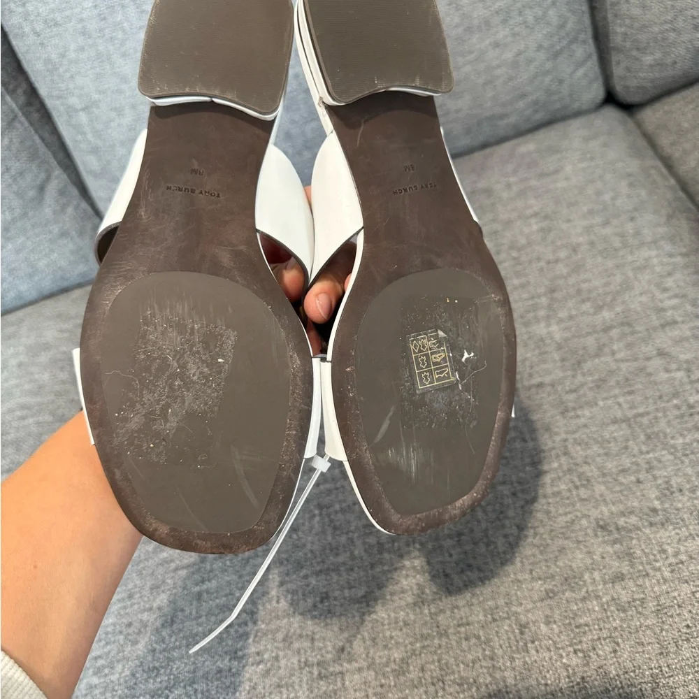 Tory Burch White Sandals with white Medallion - Picture 7 of 10